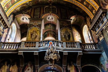 ORADEA, ROMANIA - 30 Temmuz 2021: Hüküm Katedrali olarak da bilinen Ay Kilisesi.