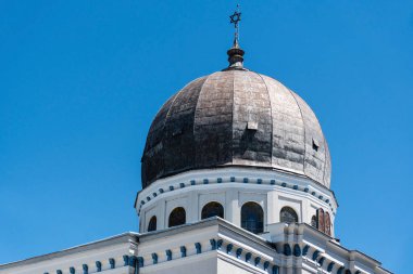 Sion Neolog Sinagogu 'nun dış görünüşü. Oradea, Romanya.
