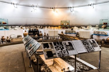 MANGALYA, ROMANIA - 31 Ağustos 2021: Tarih ve Arkeoloji Müzesi Callatis.