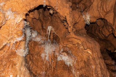 Farcu Madeninden Kristal Mağara, Kristal Mağara, Apuseni Dağları, Bihor İlçesi, Romanya.