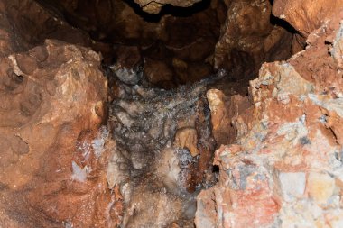 Farcu Madeninden Kristal Mağara, Kristal Mağara, Apuseni Dağları, Bihor İlçesi, Romanya.