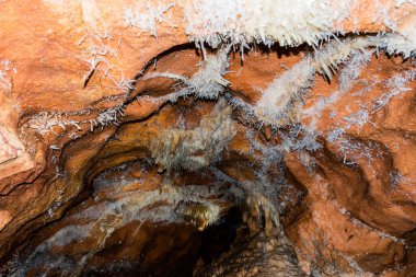 Farcu Madeninden Kristal Mağara, Kristal Mağara, Apuseni Dağları, Bihor İlçesi, Romanya.