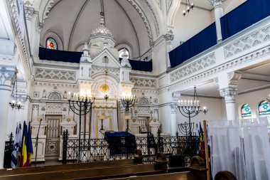 BRASOV, ROMANIA - 24 Eylül 2021: Beth Israel Sinagogu, Brasov, neolojik Sinagog.