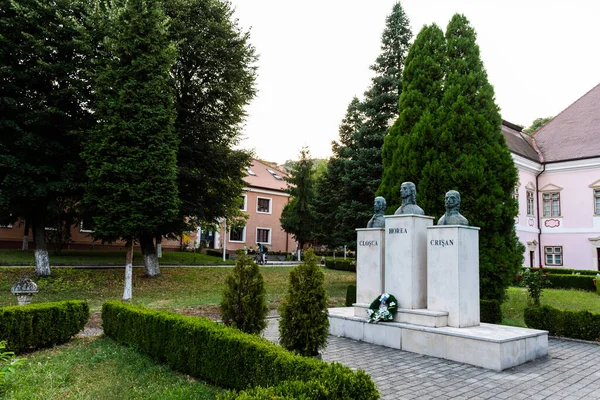 Deva Rumania Julio 2021 Estatua Horea Closca Crisán Frente Palacio — Foto de Stock