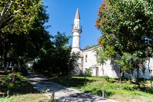 Karadeniz 'in en önemli tarihi ve dini eserlerinden biri olan Esmahan Sultan Camii. Mangalia, Romanya.