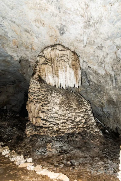 Εσωτερικό Του Σπηλαίου Meziad Από Βουνά Apuseni Νομός Bihor Ρουμανία — Φωτογραφία Αρχείου