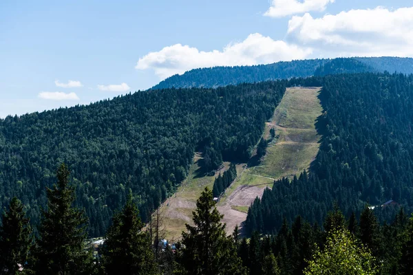 Vartop kayak pisti, Apuseni Dağları 'ndaki doğa rezervi. Romanya.