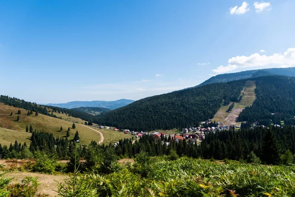 Paisagem Sobre Aldeia Vartop Pista Esqui Bihor Roménia — Fotografia de Stock