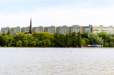 BUCHAREST, ROMANIA - Mayıs 03, 2021: IOR veya Alexandru Ioan Cuza Parkı olarak da bilinen Titan Parkı.