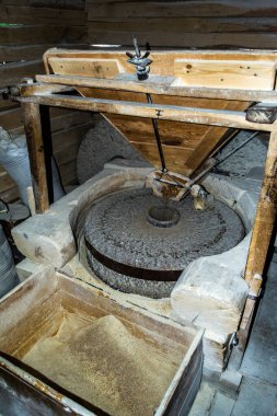 Rudaria 'dan su değirmeni -Eftimie Murgu - Romanya köyü, Unesco dünya mirası.