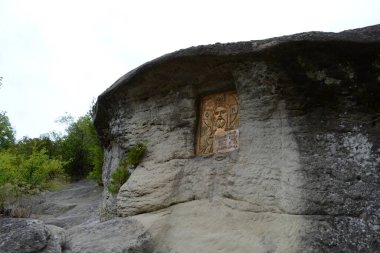Turnu Manastırı, Ramnic Piskoposluğu 'nun en kutsal Hristiyan manastırlarından biridir. Olt Valley, Romanya.
