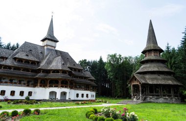 Peri-Sapanta Manastırı 'nın bir parçası, 78 metre yüksekliğiyle dünyanın en uzun kilisesi. Romanya.
