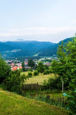 Gura Humorului 'de panoramik manzara, Suceava ilçesi, Bucovina, Romanya.