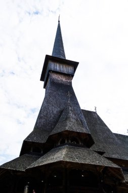 Peri-Sapanta Manastırı 'nın ahşap kilisesi, 78 metre yüksekliğiyle dünyanın en uzun kilisesi..