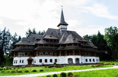 Peri-Sapanta Manastırı 'nın bir parçası, dünyanın en uzun kilisesi, maksimum yüksekliği 78 metre..