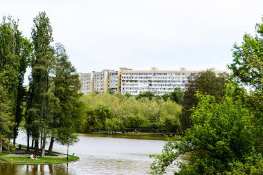 BUCHAREST, ROMANIA - Mayıs 03, 2021: IOR veya Alexandru Ioan Cuza Parkı olarak da bilinen Titan Parkı.