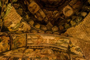 BUCOVINA, ROMANIA - 20 Haziran 2019: Arbore Kilisesi bir Romen Ortodoks manastırı. Moldavya 'nın UNESCO Dünya Mirası Alanındaki kiliseleri oluşturan sekiz binadan biri mi?.
