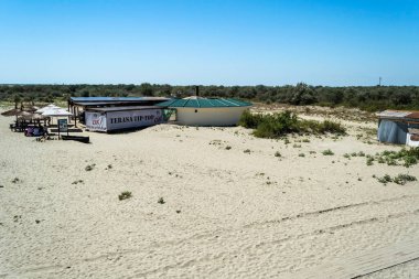 SULINA, ROMANIA - 13 Ağustos 2019: Karadeniz kıyısı. Sulina Sahili.