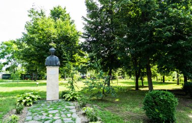 IPOTESTI, BOTOSANI, ROMANIA - 21 Haziran 2019: Büyük ulusal şair Mihai Eminescu 'nun Anma Evi.