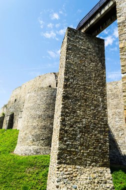 Targu Neamt, Romanya - 22 Haziran 2019: Neamt kalesi. Ortaçağ kalesi. Neamt Kalesi.