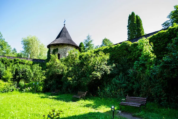 Moldovita Monastery Garden One Old Monastic Settlements Located Vatra Moldovitei — Stock Photo, Image