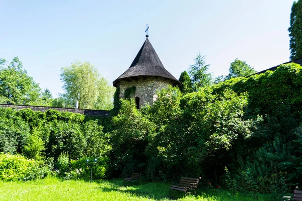 Moldovita Monastery Garden One Old Monastic Settlements Located Vatra Moldovitei — Stock Photo, Image