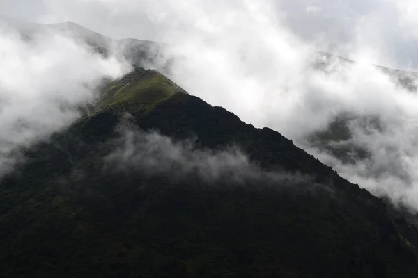 Хмари Оточують Гори Вид Дороги Трансагарасан — стокове фото