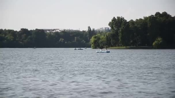 Bucharest Romania 2021 Barche Sul Lago Herastrau — Video Stock