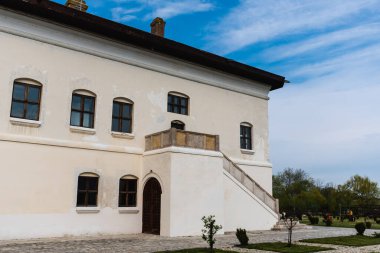 POTLOGI, ROMANIA - 17 NİSAN 2022: Potlogi 'den Brancovenesc Sarayı.