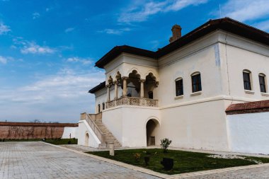 POTLOGI, ROMANIA - 17 NİSAN 2022: Potlogi 'den Brancovenesc Sarayı.