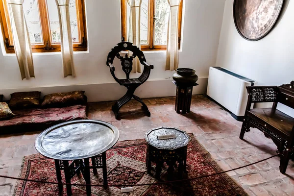 GOLESTI, ROMANIA - 18 Nisan 2022 Golesti Müzesi. Bağcılık ve Şiir Müzesi.