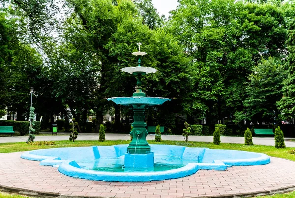 Artezyjska Fontanna Constantin Brancusi Central Park Targu Jiu Rumunia — Zdjęcie stockowe
