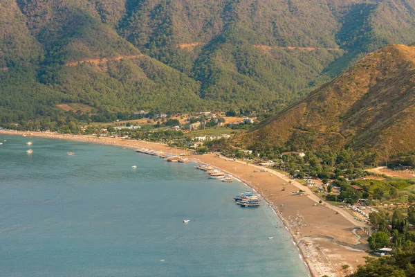 Adrasan sahilleri, deniz mavisi ve körfez, Akdeniz kıyıları, Adrasan kalesinden hava manzarası. Antalya Türkiye