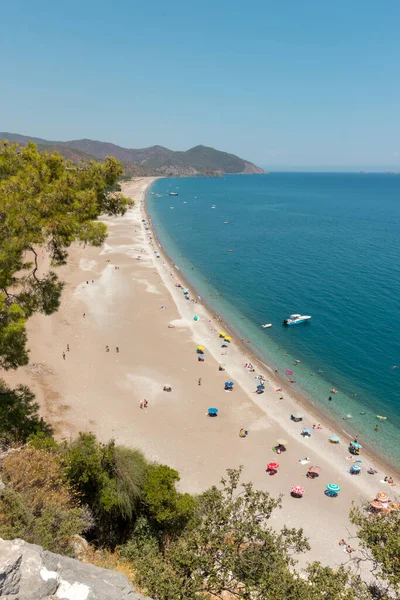 Tarihi şehir, Olimpos Denizi ve Plajı (Olimpos). Lycian tarzının bir parçası. Yukarıdan ve Akdeniz 'den sahil manzarası. Kemer, Antalya, Türkiye