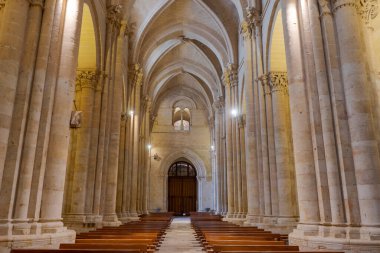 İspanya 'nın Salamanca şehrinin eski ve güzel katedralinin içinde.