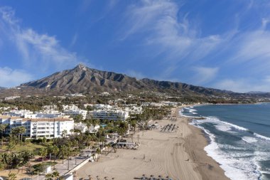 Puerto Banus plajının güzel manzarası, Marbella.