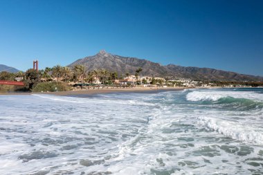 Puerto Banus plajının güzel manzarası, Marbella.