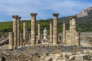 Baelo Claudia 'nın Roma Bazilikası Boğazın doğal parkında, Endülüs