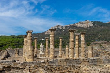 Baelo Claudia 'nın Roma Bazilikası Boğazın doğal parkında, Endülüs