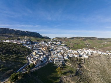 İspanya 'nın Malaga eyaletinde yer alan Caete la Real kırsalının manzarası