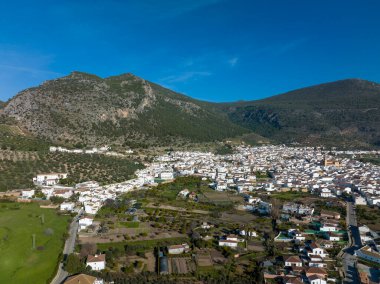 İspanya 'nın Cadiz ilindeki beyaz köylerin komünizmine bağlı Algodonales belediyesi