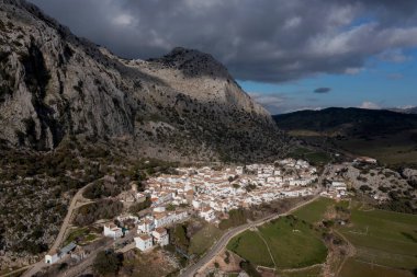 İspanya 'nın Cadiz iline bağlı beyaz köylerin komarcasına bağlı Villaluenga del Rosario belediyesi