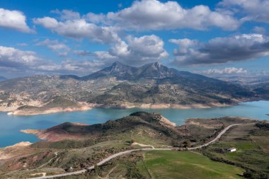 Grazalema doğal parkı, Zahara de la sierra rezervuarı ve tajo algarin, Endülüs