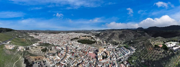 Endülüs 'ün Malaga iline bağlı Antequera belediyesinin görüşleri