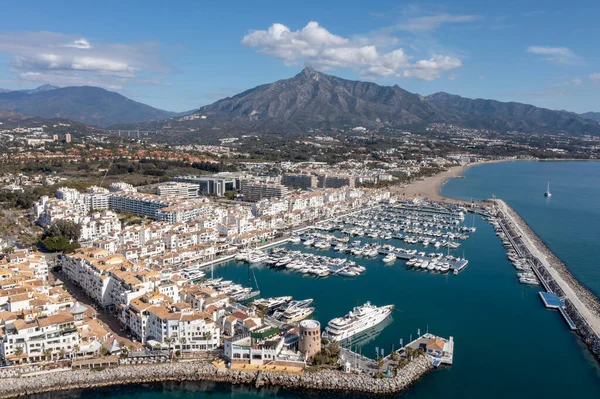 Luftaufnahme Des Hafens Banus Einem Blauen Tag Marbella Stockbild