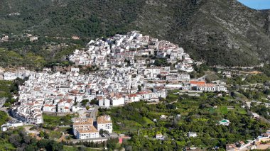 İspanya 'nın Malaga ili Ojen belediyesinin hava manzarası