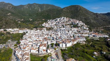 İspanya 'nın Malaga ili Ojen belediyesinin hava manzarası