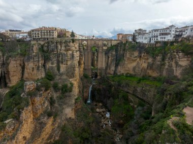İspanya 'nın Malaga eyaletindeki muazzam Ronda kentinin hava manzarası