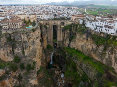 İspanya 'nın Malaga eyaletindeki muazzam Ronda kentinin hava manzarası