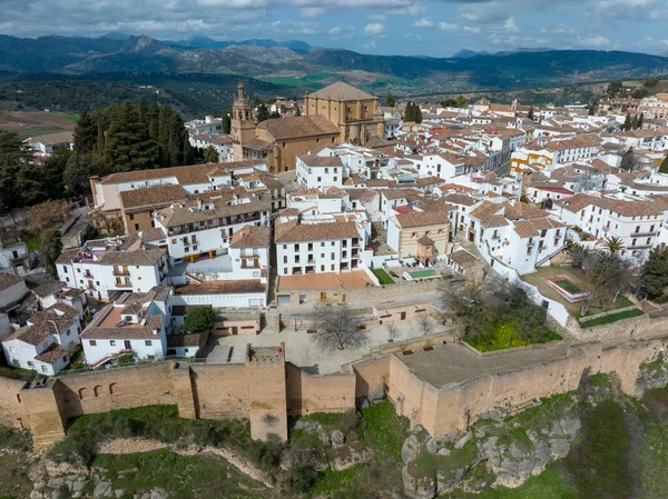 Widok Monumentalne Miasto Ronda Jego Starożytnych Murów Miejskich Hiszpania — Zdjęcie stockowe